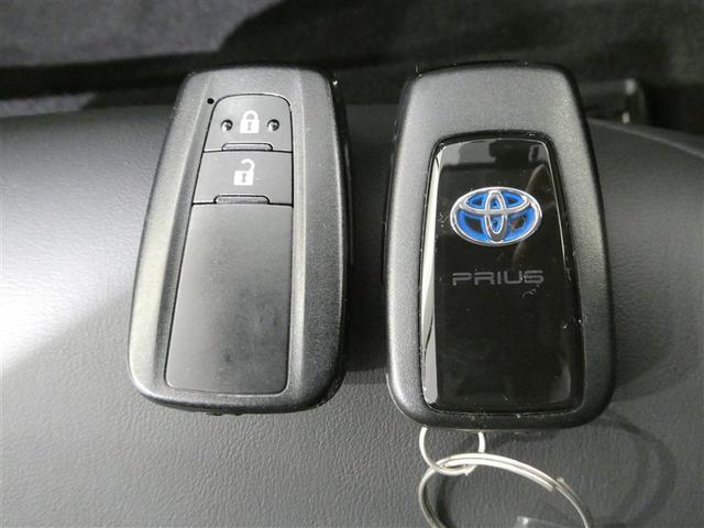 プリウス Ｓツーリングセレクション　衝突被害軽減システム　バックカメラ　ＥＴＣ　ミュージックプレイヤー接続可　オートクルーズコントロール　ＬＥＤヘッドランプ　スマートキー　キーレス　ハイブリッド　ワンオーナー（24枚目）