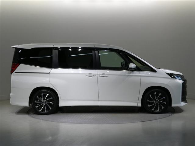 ノア ハイブリッドＳ－Ｚ　衝突被害軽減システム　フルセグ　バックカメラ　ＥＴＣ　ＣＤ　ミュージックプレイヤー接続可　ＤＶＤ再生　オートクルーズコントロール　ＬＥＤヘッドランプ　両側電動スライド　乗車定員７人　３列シート（7枚目）