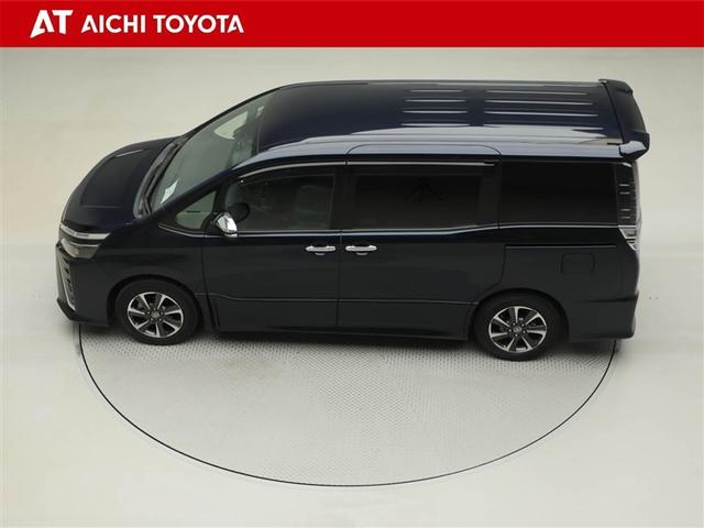 ヴォクシー ＺＳ　煌ＩＩＩ　スマートキ－　ドラレコ付き　オートクルーズ　バックモニタ－　盗難防止システム　アルミホイール　リアエアコン　地デジＴＶ　横滑り防止　ウォークスルー　ＡＢＳ　ＤＶＤ　エアバッグ　１オーナー　ＡＣ　ＡＵＸ（11枚目）