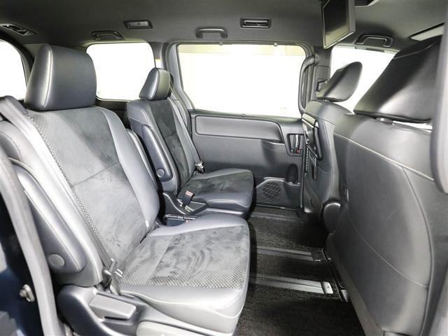 ヴォクシー ＺＳ　煌ＩＩＩ　スマートキ－　ドラレコ付き　オートクルーズ　バックモニタ－　盗難防止システム　アルミホイール　リアエアコン　地デジＴＶ　横滑り防止　ウォークスルー　ＡＢＳ　ＤＶＤ　エアバッグ　１オーナー　ＡＣ　ＡＵＸ（20枚目）