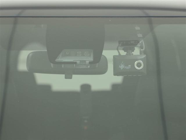 ヴォクシー ＺＳ　煌ＩＩＩ　スマートキ－　ドラレコ付き　オートクルーズ　バックモニタ－　盗難防止システム　アルミホイール　リアエアコン　地デジＴＶ　横滑り防止　ウォークスルー　ＡＢＳ　ＤＶＤ　エアバッグ　１オーナー　ＡＣ　ＡＵＸ（29枚目）