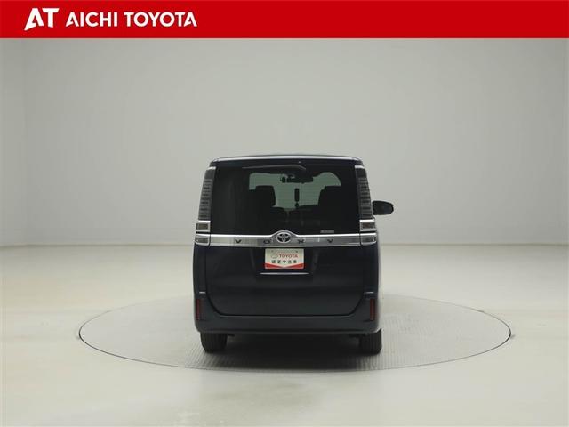 ヴォクシー Ｖ　リアクーラー　Ｂカメラ　盗難防止装置　ミュージックプレイヤー接続可　パワースライドドア　ＤＶＤ再生　ナビ＆ＴＶ　３列シート　クルーズコントロール　アルミホイール　キーレス　４ＷＤ車　メモリーナビ（5枚目）