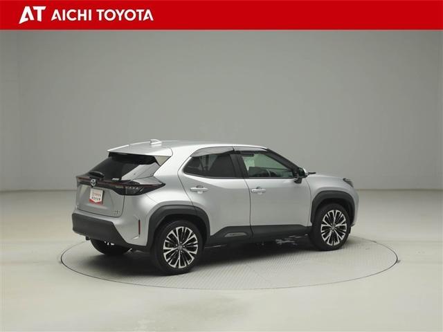 ヤリスクロス ハイブリッドＺ　クルーズＣ　横滑防止装置　リアカメラ　ワンオーナー車　フルセグ地デジ　ＬＥＤライト　メモリーナビゲーション　ナビ＆ＴＶ　盗難防止装置　電動シート　ドライブレコーダー　ＡＷ　キーレス　スマートキー（6枚目）