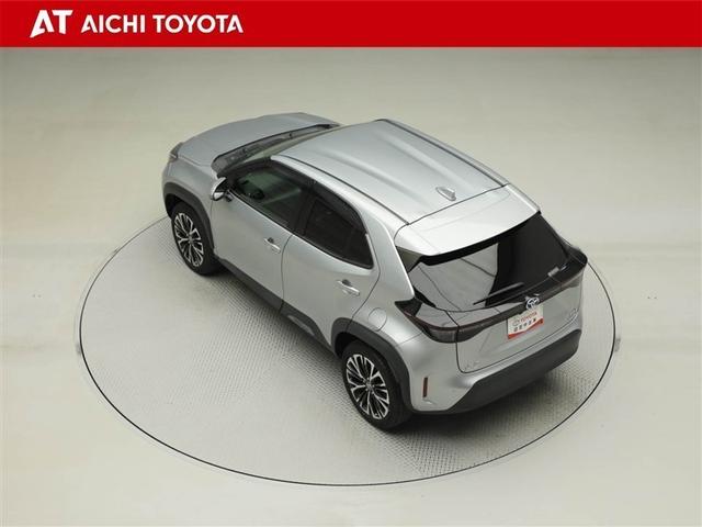 ヤリスクロス ハイブリッドＺ　クルーズＣ　横滑防止装置　リアカメラ　ワンオーナー車　フルセグ地デジ　ＬＥＤライト　メモリーナビゲーション　ナビ＆ＴＶ　盗難防止装置　電動シート　ドライブレコーダー　ＡＷ　キーレス　スマートキー（12枚目）