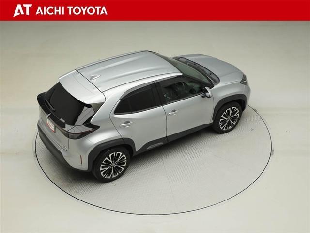 ヤリスクロス ハイブリッドＺ　クルーズＣ　横滑防止装置　リアカメラ　ワンオーナー車　フルセグ地デジ　ＬＥＤライト　メモリーナビゲーション　ナビ＆ＴＶ　盗難防止装置　電動シート　ドライブレコーダー　ＡＷ　キーレス　スマートキー（14枚目）