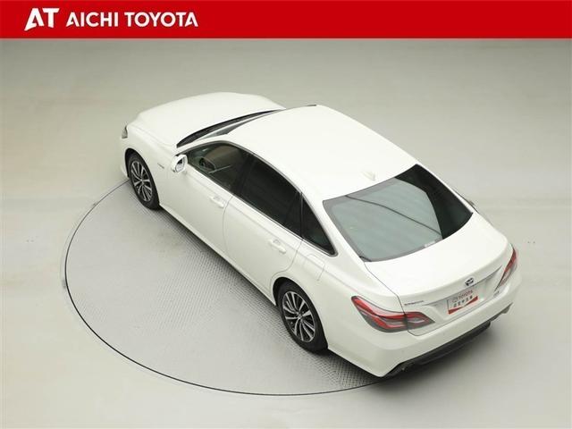 クラウンハイブリッド Ｓ　バックガイドモニター　メモリーナビゲーション　地デジＴＶ　ＥＴＣ車載器　電動シート　ＬＥＤヘッド　イモビライザー　メディアプレイヤー接続　横滑り防止装置　スマートキー　キーフリー　アルミホイール（12枚目）