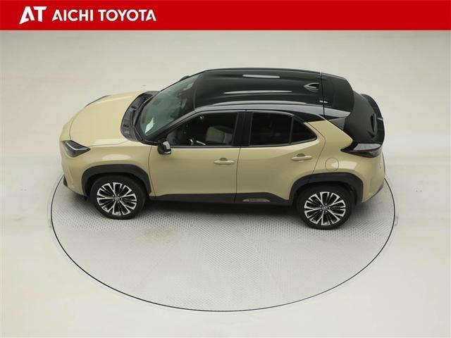 ヤリスクロス ハイブリッドＺ　ドライブレコーダ　インテリジェントキー　アルミホイル　ＬＥＤライト　１オ－ナ－　リアカメラ　ナビ　クルーズコントロール　横滑り防止システム　メモリーナビゲーション　電動シ－ト　パワステ　オートエアコン（11枚目）