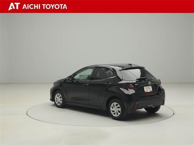 ヤリス Ｇ　バックモニタ－　誤発進抑制機能　１オーナー車　スマートキー　盗難防止装置　横滑り防止機能　キーレス　ＥＴＣ　オートエアコン　ＡＢＳ　運転席エアバック　サイドエアバッグ　ミュージックプレイヤー接続可（4枚目）