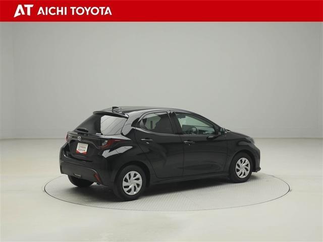 ヤリス Ｇ　バックモニタ－　誤発進抑制機能　１オーナー車　スマートキー　盗難防止装置　横滑り防止機能　キーレス　ＥＴＣ　オートエアコン　ＡＢＳ　運転席エアバック　サイドエアバッグ　ミュージックプレイヤー接続可（6枚目）