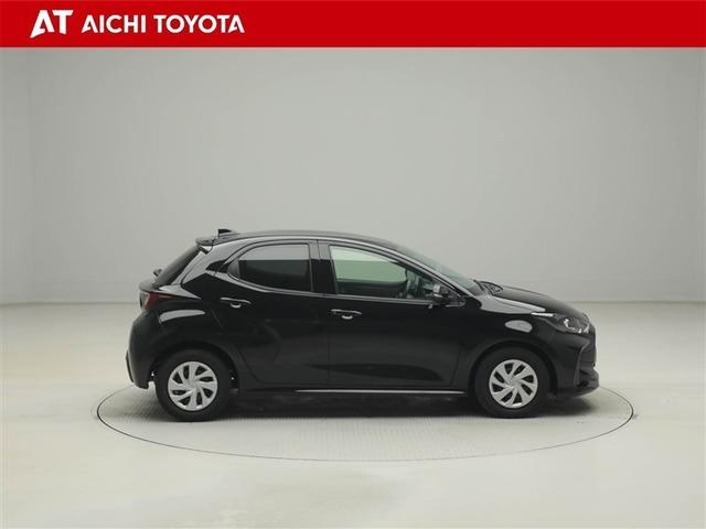 ヤリス Ｇ　バックモニタ－　誤発進抑制機能　１オーナー車　スマートキー　盗難防止装置　横滑り防止機能　キーレス　ＥＴＣ　オートエアコン　ＡＢＳ　運転席エアバック　サイドエアバッグ　ミュージックプレイヤー接続可（7枚目）