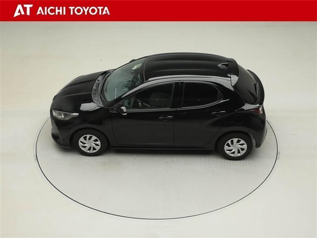 ヤリス Ｇ　バックモニタ－　誤発進抑制機能　１オーナー車　スマートキー　盗難防止装置　横滑り防止機能　キーレス　ＥＴＣ　オートエアコン　ＡＢＳ　運転席エアバック　サイドエアバッグ　ミュージックプレイヤー接続可（11枚目）