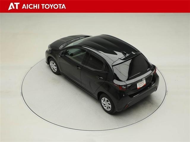 ヤリス Ｇ　バックモニタ－　誤発進抑制機能　１オーナー車　スマートキー　盗難防止装置　横滑り防止機能　キーレス　ＥＴＣ　オートエアコン　ＡＢＳ　運転席エアバック　サイドエアバッグ　ミュージックプレイヤー接続可（12枚目）