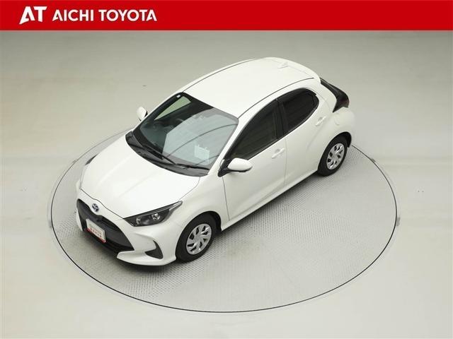 ヤリス ハイブリッドＧ　サイドエアバッグ　スマートキ　Ｂモニター　ドライブレコーダー　横滑り防止装置　クルコン　セキュリティアラーム　メディアプレイヤー接続　パワステ　キーフリー　オートエアコン　ＡＢＳ　Ｗエアバック（10枚目）