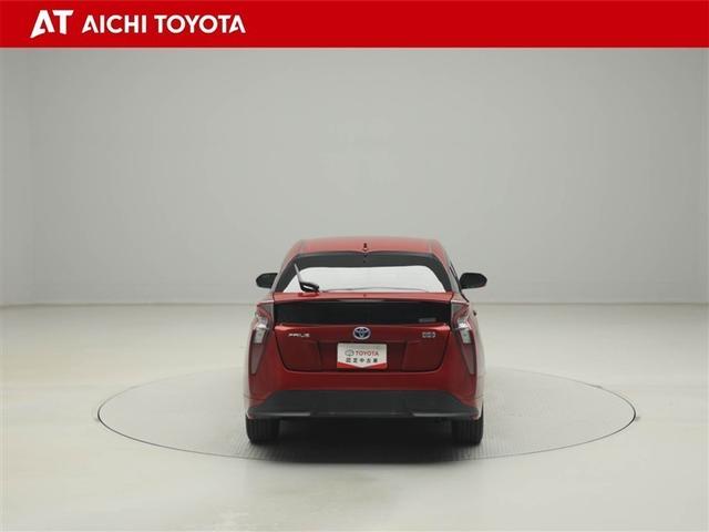 プリウス Ｓツーリングセレクション　レーダーブレーキサポート　フルオートエアコン　デュアルエアバック　バックモニタ－　ＡＷ　イモビ　ＥＳＣ　パワーウインド　スマキ－　ＥＴＣ車載器　サイドエアバック　フルセグ地デジＴＶ　ＤＶＤ再生可能（5枚目）