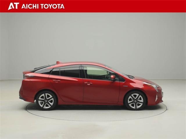 プリウス Ｓツーリングセレクション　レーダーブレーキサポート　フルオートエアコン　デュアルエアバック　バックモニタ－　ＡＷ　イモビ　ＥＳＣ　パワーウインド　スマキ－　ＥＴＣ車載器　サイドエアバック　フルセグ地デジＴＶ　ＤＶＤ再生可能（7枚目）