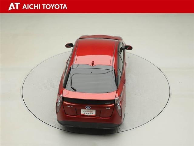 プリウス Ｓツーリングセレクション　レーダーブレーキサポート　フルオートエアコン　デュアルエアバック　バックモニタ－　ＡＷ　イモビ　ＥＳＣ　パワーウインド　スマキ－　ＥＴＣ車載器　サイドエアバック　フルセグ地デジＴＶ　ＤＶＤ再生可能（13枚目）