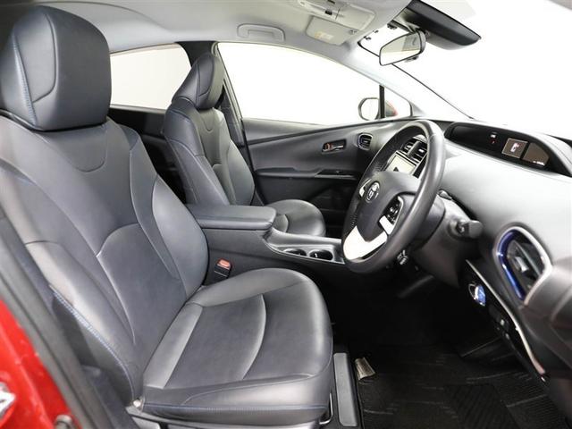 プリウス Ｓツーリングセレクション　レーダーブレーキサポート　フルオートエアコン　デュアルエアバック　バックモニタ－　ＡＷ　イモビ　ＥＳＣ　パワーウインド　スマキ－　ＥＴＣ車載器　サイドエアバック　フルセグ地デジＴＶ　ＤＶＤ再生可能（19枚目）