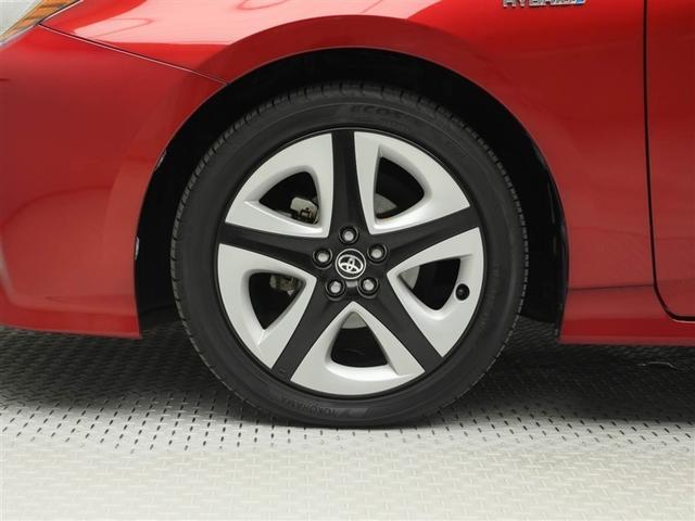 プリウス Ｓツーリングセレクション　レーダーブレーキサポート　フルオートエアコン　デュアルエアバック　バックモニタ－　ＡＷ　イモビ　ＥＳＣ　パワーウインド　スマキ－　ＥＴＣ車載器　サイドエアバック　フルセグ地デジＴＶ　ＤＶＤ再生可能（30枚目）