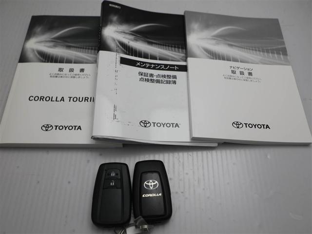カローラツーリング ハイブリッド　ダブルバイビー　追突軽減ブレーキ　バックモニタ　ＤＶＤ　横滑防止　スマキー　ＬＥＤライト　デュアルエアバッグ　エアコン　オートクルーズ　サイドエアバッグ　ＥＴＣ付　ナビ　ＰＳ　キーフリー　ＡＢＳ　エアバック　ワンオナ（29枚目）