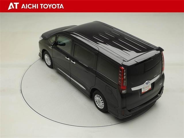 ノア ハイブリッドＧ　Ｒカメラ　エアロ　スマートキー＆プッシュスタート　ＬＥＤへッドライト　地デジ　イモビライザー　Ｗエアコン　パワーウインドウ　アルミ　クルコン　エアバッグ　横滑り防止　ＤＶＤ再生機能　パワステ　ナビＴＶ（12枚目）