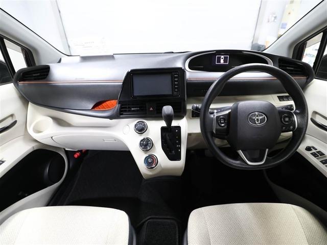 ��������܂Ƃ܂������̂���C���p�l�B�e����X�C�b�`�Ȃǂ��g���₷���ʒu�ɔz�u����Ă��܂���B