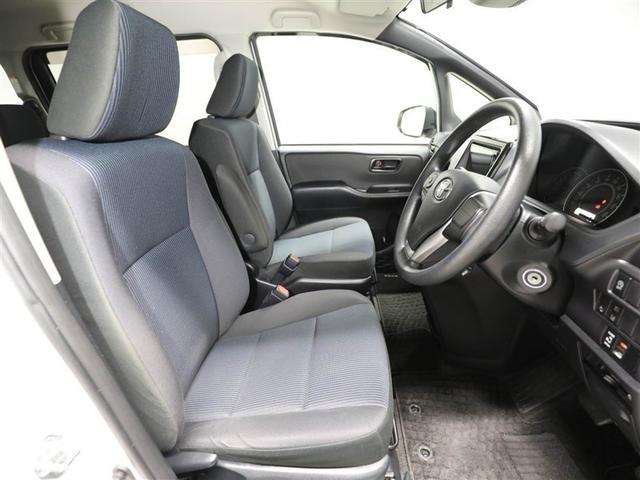 ノア Ｘ　ブレーキサポート　イモビライザー　アイドリングストッ　ＤＶＤ再生可　ＡＵＸ　デュアルエアコン　ワンオーナー車　クルーズＣ　バックモニタ－　地デジＴＶ　ＬＥＤランプ　オートエアコン　ＥＳＣ　ナビ＆ＴＶ（19枚目）