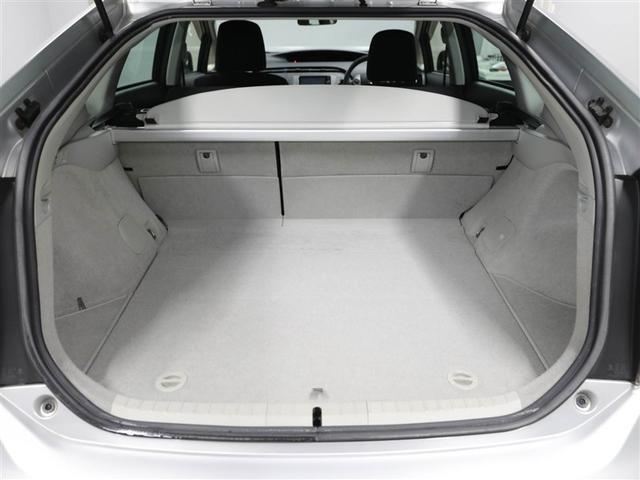 プリウス Ｓ　Ｂモニタ－　フルセグ地デジ　ＡＵＸ接続可　インテリキー　デュアルエアバック　エアＢ　イモビライザー　ＤＶＤ再生可能　ワンオーナー車　ナビＴＶ　ＡＵＴＯエアコン　横スベリ防止　アルミホイール　ＥＴＣ装備（21枚目）