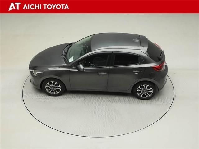 デミオ １５Ｓツーリング　Ｌパッケージ　ＬＥＤ　衝突軽減ブレーキ　バックカメラ　アイドリングストップ　ナビＴＶ　フルセグ　スマートキー　ＥＴＣ　オートエアコン　ミュージックプレイヤー接続可　ＤＶＤ再生可（11枚目）