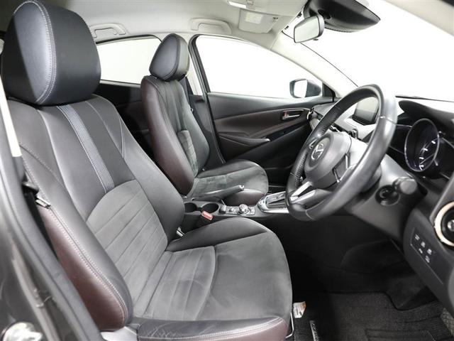 デミオ １５Ｓツーリング　Ｌパッケージ　ＬＥＤ　衝突軽減ブレーキ　バックカメラ　アイドリングストップ　ナビＴＶ　フルセグ　スマートキー　ＥＴＣ　オートエアコン　ミュージックプレイヤー接続可　ＤＶＤ再生可（19枚目）