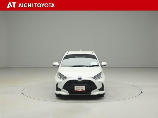 ヤリス ハイブリッドＺ　スマートキー＆プッシュスタート　パワーウィンドウ　サイドエアバッグ　ＬＥＤライト　ＡＷ　パワーステアリング　ＥＴＣ装備　横滑防止装置　メディアプレイヤー接続　クルコン　１オナ車　ＡＢＳ付き　エアコン（9枚目）