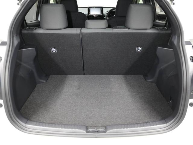 ヤリス ハイブリッドＺ　スマートキー＆プッシュスタート　パワーウィンドウ　サイドエアバッグ　ＬＥＤライト　ＡＷ　パワーステアリング　ＥＴＣ装備　横滑防止装置　メディアプレイヤー接続　クルコン　１オナ車　ＡＢＳ付き　エアコン（21枚目）