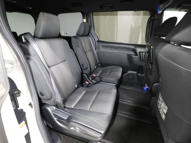 ノア Ｓｉ　１オーナー　プリクラッシュ　地デジ　ＤＶＤ視聴可　ダブルエアコン　ＬＥＤヘットライト　ＥＴＣ付き　クルコン　横滑り防止機能　ナビＴＶ　三列シート　ＡＷ　ＡＡＣ　パワーウインドウ　メモリーナビ　ＡＢＳ（20枚目）