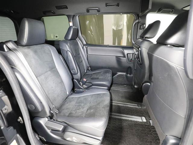 ヴォクシー ＺＳ　煌ＩＩＩ　プリクラッシュ　スマートキ　アイスト　ＤＶＤ再生機能　横滑り防止装置　ナビＴＶ　アルミ　三列シート　ＷＡＣ　盗難防止　オートエアコン　キーレス　ＥＴＣ装備　パワステ　メモリナビ　クルコン　ＡＢＳ（20枚目）