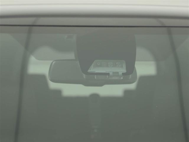 進化を続けるトヨタの先進の予防安全パッケージ「トヨタセーフティセンス」を装備しています。安全機能の詳細は販売店スタッフまでおたずねください。機能を過信せず、ご自身で安全運転を行ってください。