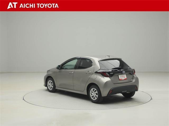 ヤリス ハイブリッドＧ　サイドエアバッグ　スマートキ　Ｂモニター　ＥＴＣ車載器　横滑り防止装置　クルコン　セキュリティアラーム　メディアプレイヤー接続　パワステ　キーフリー　オートエアコン　ＡＢＳ　Ｗエアバック　エアバッグ（4枚目）