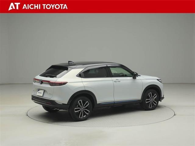 ヴェゼル ｅ：ＨＥＶ　Ｚ・ＰＬａＹパッケージ　オートクルーズコントロール　ワンオーナー　ＬＥＤヘッド　アルミホイール　衝突被害軽減システム　リヤカメラ　フルセグテレビ　横滑り防止装置　ＴＶ　ＥＴＣ　スマートキー　両席エアバック（6枚目）