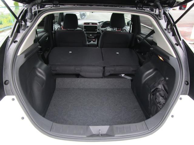 リーフ NISMO 踏み間違い防止 レーンキープアシスト クルーズコントロール スマートキー パーキングアシスト 寒冷地仕様 ETC車載器 アルミホイール キーレス オートエアコン メモリーナビ ナビTV 記録簿 ABS(26枚目)