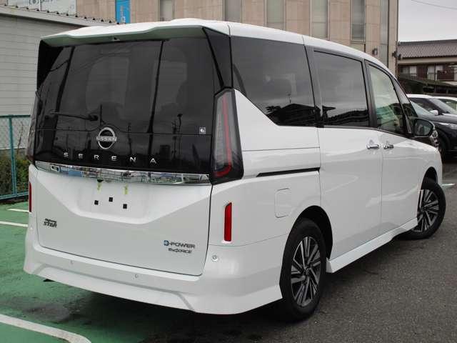 セレナ 1.4 e-4ORCE ハイウェイスターV レーンキープアシスト LED 寒冷地仕様 アラウンドモニター フルオートエアコン ETC 4WD 両側パワースライドドア インテリジェントクルーズ 踏み間違い衝突防止(2枚目)