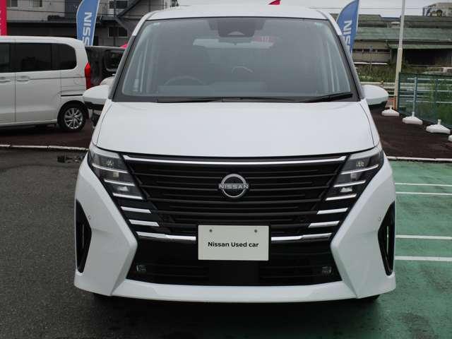 セレナ 1.4 e-4ORCE ハイウェイスターV レーンキープアシスト LED 寒冷地仕様 アラウンドモニター フルオートエアコン ETC 4WD 両側パワースライドドア インテリジェントクルーズ 踏み間違い衝突防止(5枚目)