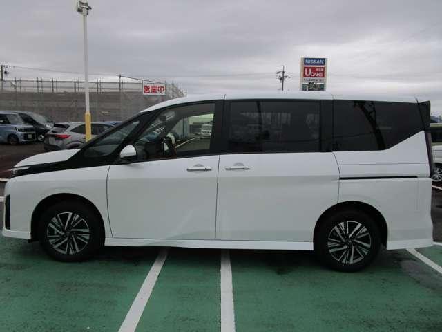 セレナ 1.4 e-4ORCE ハイウェイスターV レーンキープアシスト LED 寒冷地仕様 アラウンドモニター フルオートエアコン ETC 4WD 両側パワースライドドア インテリジェントクルーズ 踏み間違い衝突防止(6枚目)