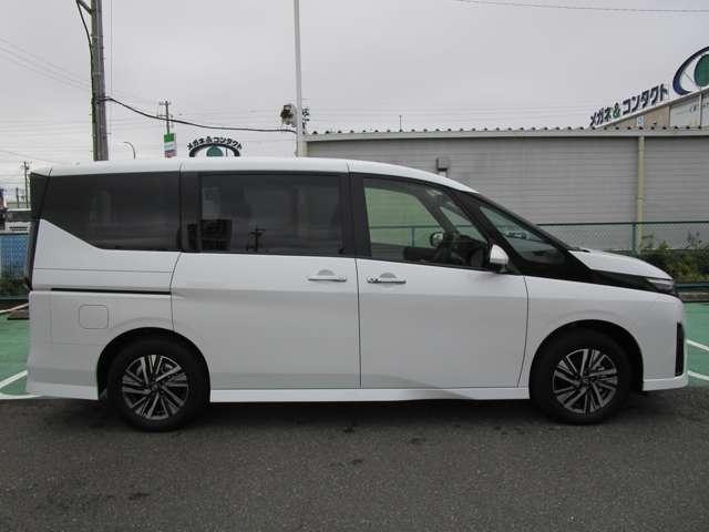 セレナ 1.4 e-4ORCE ハイウェイスターV レーンキープアシスト LED 寒冷地仕様 アラウンドモニター フルオートエアコン ETC 4WD 両側パワースライドドア インテリジェントクルーズ 踏み間違い衝突防止(8枚目)