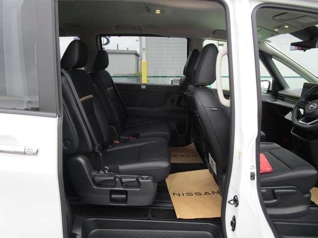 セレナ 1.4 e-4ORCE ハイウェイスターV レーンキープアシスト LED 寒冷地仕様 アラウンドモニター フルオートエアコン ETC 4WD 両側パワースライドドア インテリジェントクルーズ 踏み間違い衝突防止(10枚目)