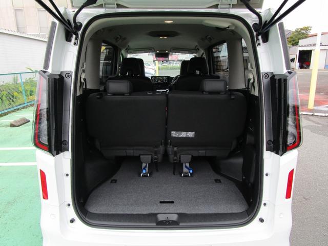 セレナ 1.4 e-4ORCE ハイウェイスターV レーンキープアシスト LED 寒冷地仕様 アラウンドモニター フルオートエアコン ETC 4WD 両側パワースライドドア インテリジェントクルーズ 踏み間違い衝突防止(29枚目)