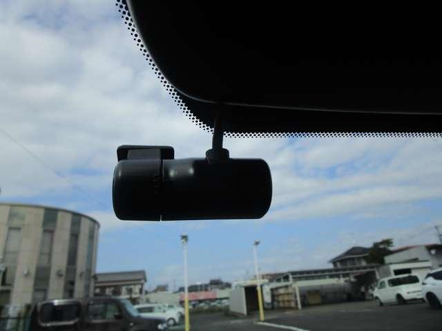 ノート 1.2 X 衝突被害軽減ブレ-キ 全方位カメラ ETC付 LEDヘッドライト レーンアシスト インテリジェントキー ドラレコ 整備記録簿 盗難防止システム ワンセグTV TVナビ メモリーナビ パワーウィンドウ(17枚目)