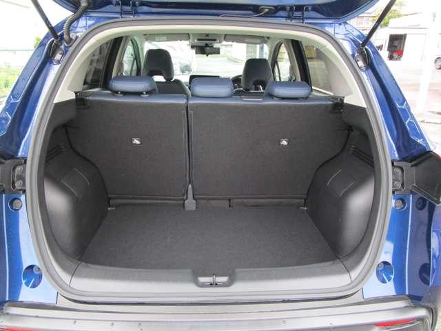 ノート AUTECH 全方位 衝突被害軽減装置 レーンキープ 寒冷地仕様 点検記録簿 LEDヘッド サイドカーテンエアバック インテリジェントキー ETC エアバッグ ナビ・TV メモリーナビ アルミホイール ワンセグ(9枚目)