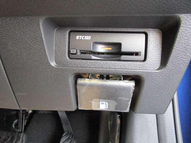 ノート AUTECH 全方位 衝突被害軽減装置 レーンキープ 寒冷地仕様 点検記録簿 LEDヘッド サイドカーテンエアバック インテリジェントキー ETC エアバッグ ナビ・TV メモリーナビ アルミホイール ワンセグ(12枚目)