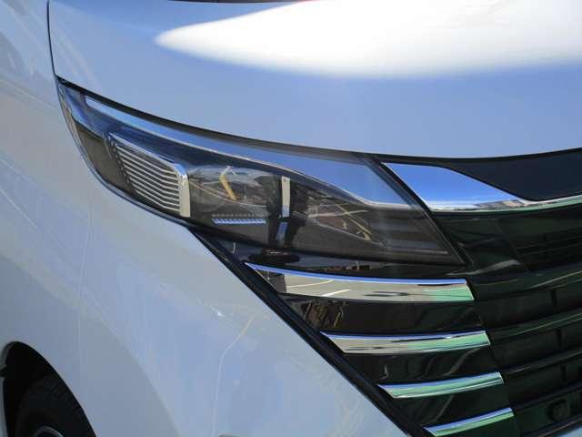 ルークス ６６０　ハイウェイスターＧターボ　プロパイロット　エディション　フロント＋室内ドラレコ　ＥＴＣ　ＬＥＤ　両側パワードア　アラウンドビュ　プリクラッシュセーフティー　メモリナビ　アダプティブクルコン　レーンキープ　インテリキ－　ＥＴＣ　ＬＥＤヘッドライト　アイドリングストップ　ドライブレコーダー　ＡＣ（8枚目）