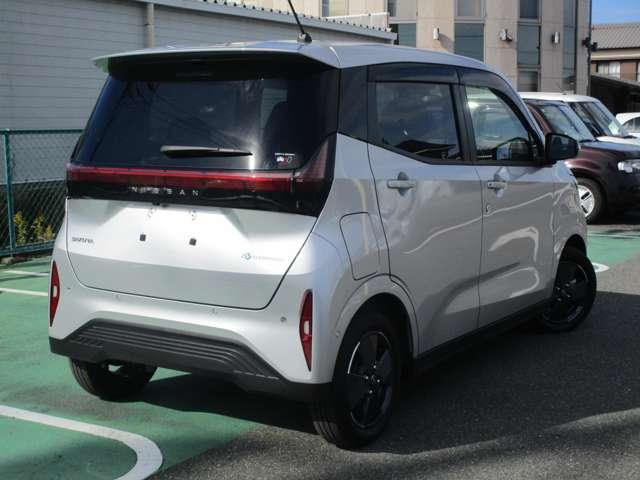 サクラ Ｘ　純正メモリーナビ　ＡＶＭ　ドラレコ前室内　アラウンドヴューモニター　運転席エアバック　ＡＡＣ　ＬＥＤヘッドランプ　スマートキー　レーンアシスト　ドラレコ　キーレスエントリー　パワーステアリング　アルミホイール　ＡＢＳ　サイドカーテンエアバック（2枚目）