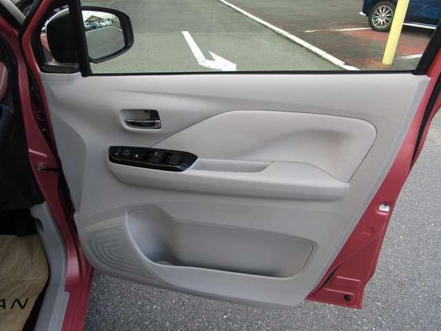 デイズ ６６０　ボレロ　レンタカーＵＰ　純正メモリーナビ　ドラレコ　全周囲モニター　メモリーナビ　ドライブレコーダー　フルオートエアコン　Ｗエアバック　アイドリングストップ　ＥＴＣ　衝突回避支援（8枚目）