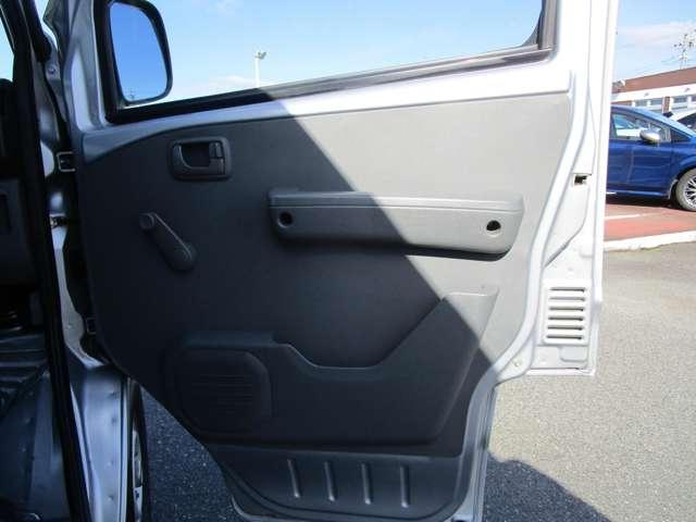 ＮＶ１００クリッパーバン ６６０　ＤＸ　ハイルーフ　記録簿　ＰＳ　エアコン付　エアバック　ＡＢＳ　両席エアバック（13枚目）